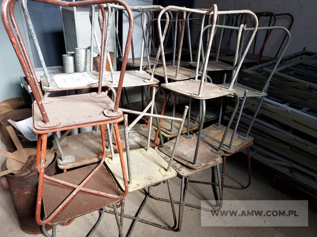 Sprzęt kwaterunkowy - pakiet zawierający 5 poz. asort. (wg oddzielnego wykazu), w tym m.in.: łóżka koszarowe, szafy na odzież metalowe, taborety koszarowe itp. 